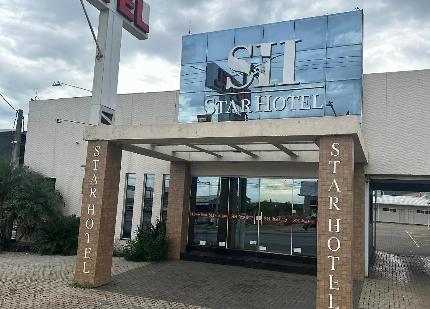 Star Hotel Chapecó 0*,  Brasil